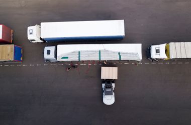 hocheffiziente verladung im automatisierten logistikzentrum 380x250